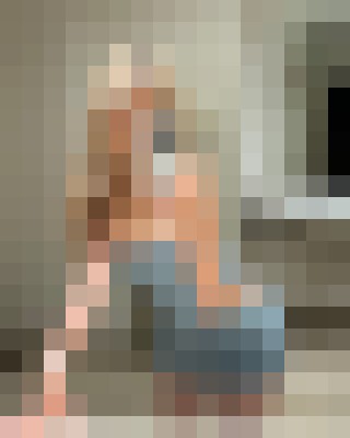 Escort-ads.com | Blurred background picture for escort 舞白のん