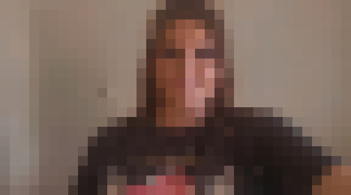 Escort-ads.com | Blurred background picture for escort Deanna1020