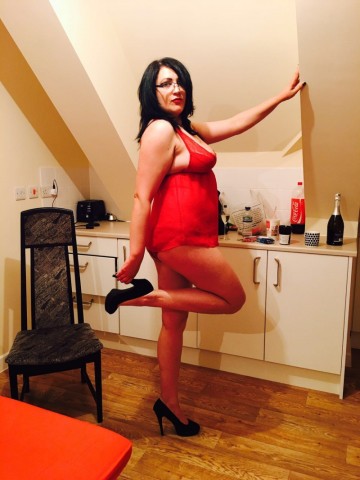 sandraflo - escort from Cardiff | profile image